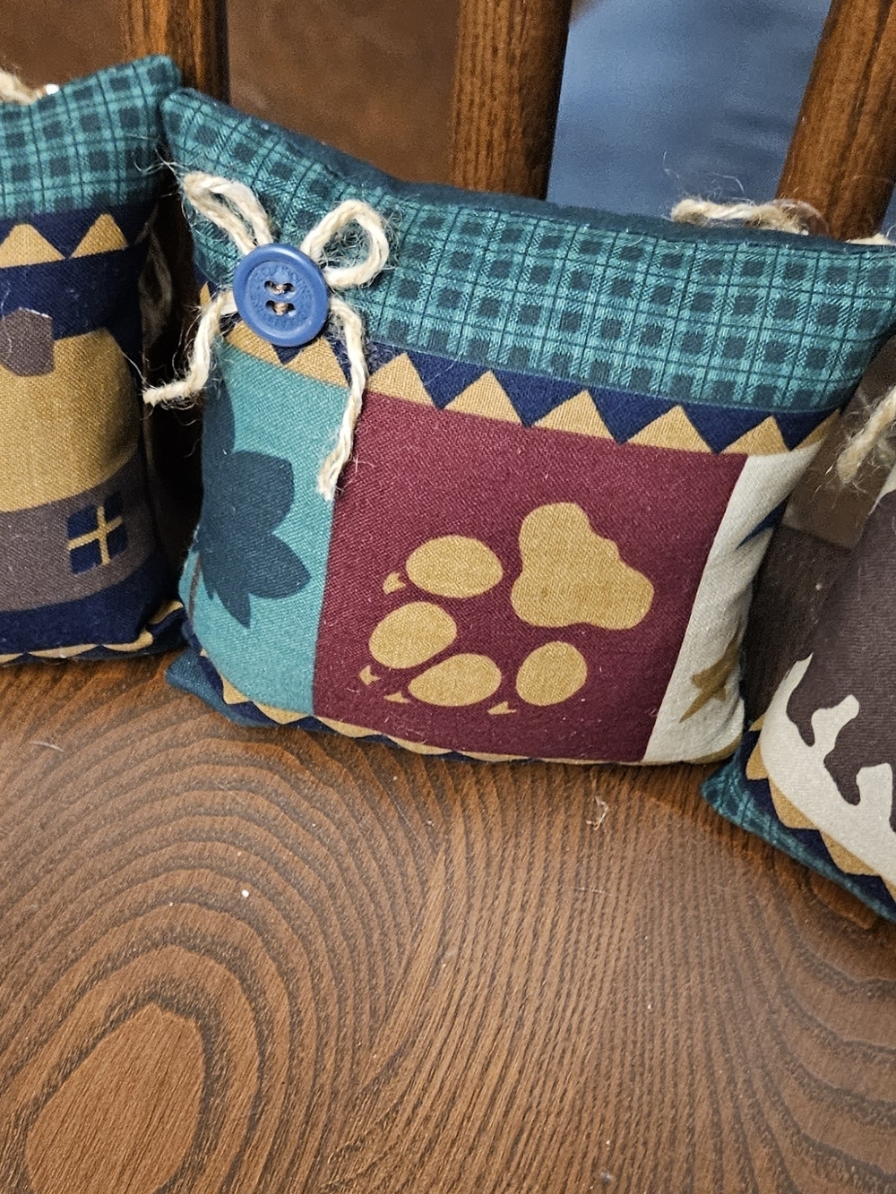Three Bear Paw Log Cabin Print Decorative Mini Pillows | Green, Burgundy, Gold